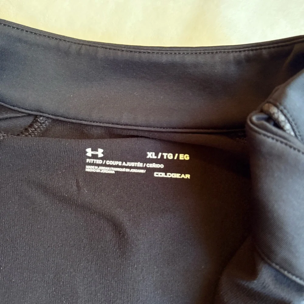 Under Armour Women’s Black Long Sleeve Shirt - Picture 3 of 5